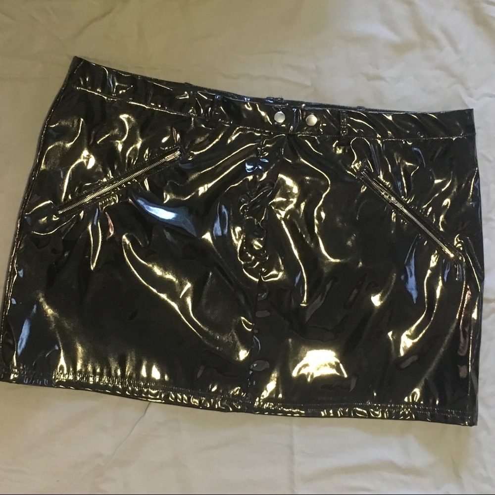 🔮Wild 2X plastic skirt NWT🔮